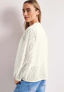 Blouse brodée à col fendu