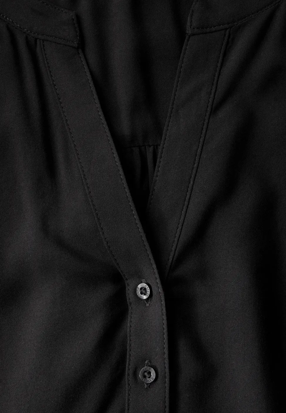 Blouse de base en couleur unie