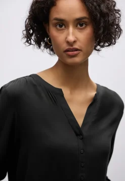 Blouse de base en couleur unie