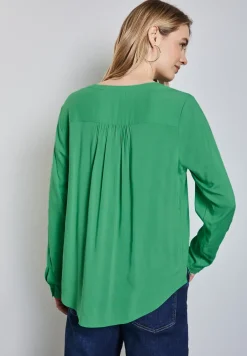 Blouse de base en couleur unie