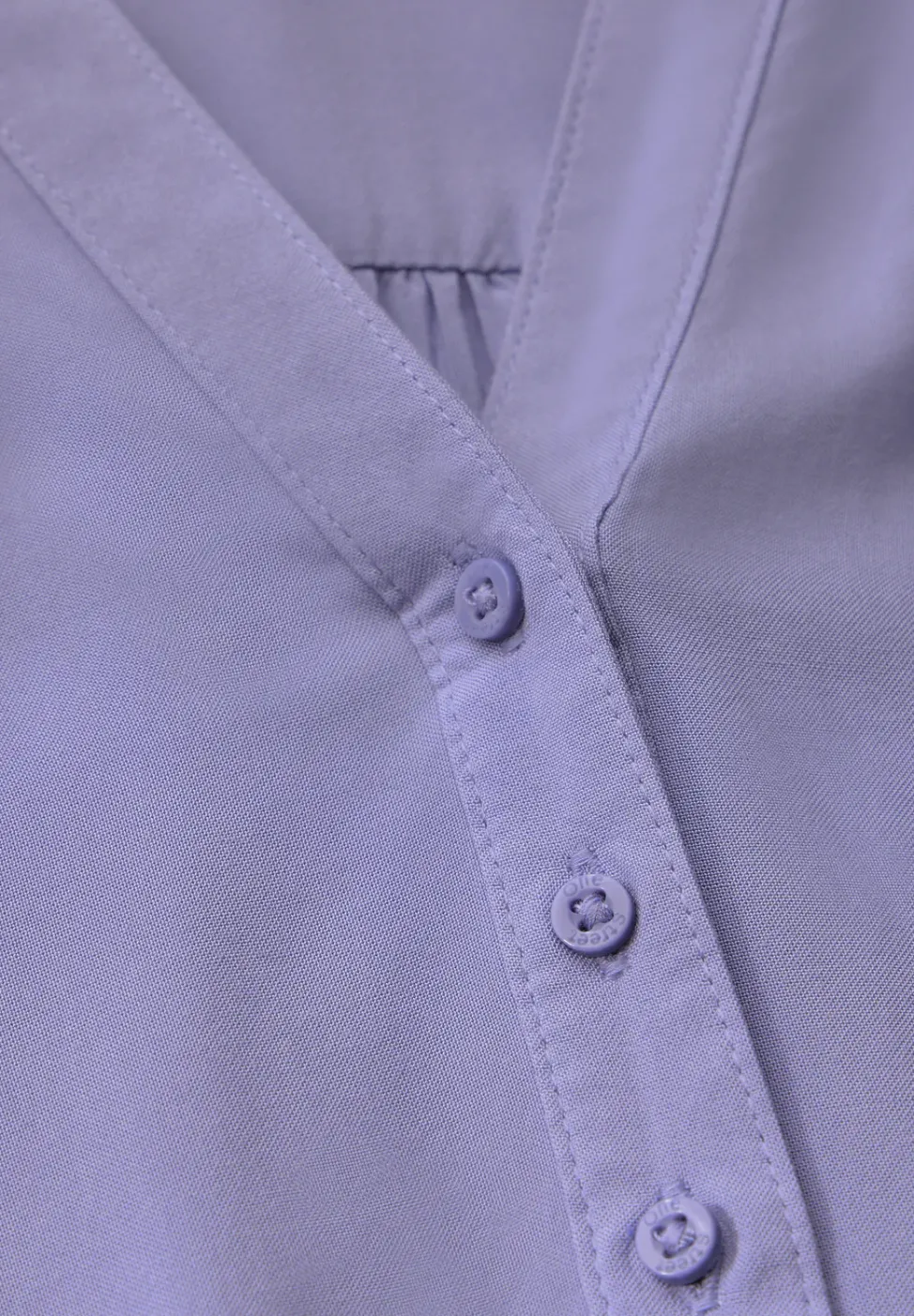 Blouse de base en couleur unie
