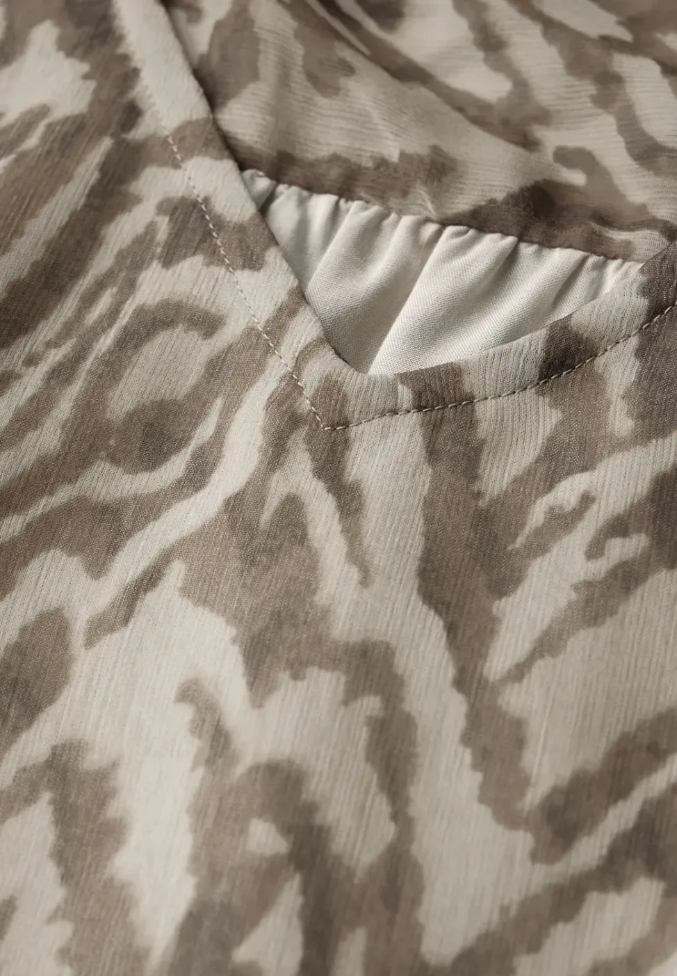 Blouse en mousseline de soie avec fronces