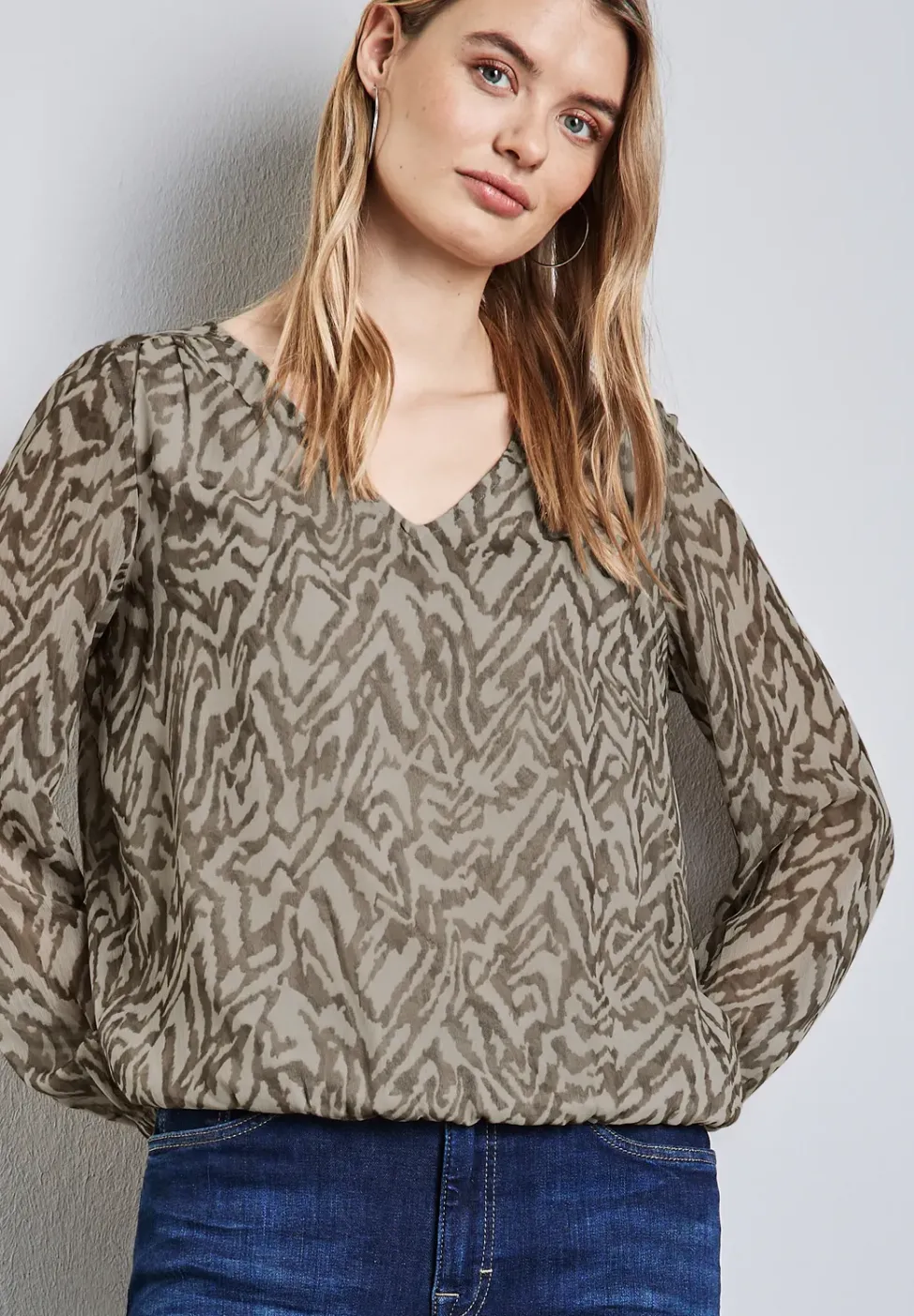 Blouse en mousseline de soie avec fronces