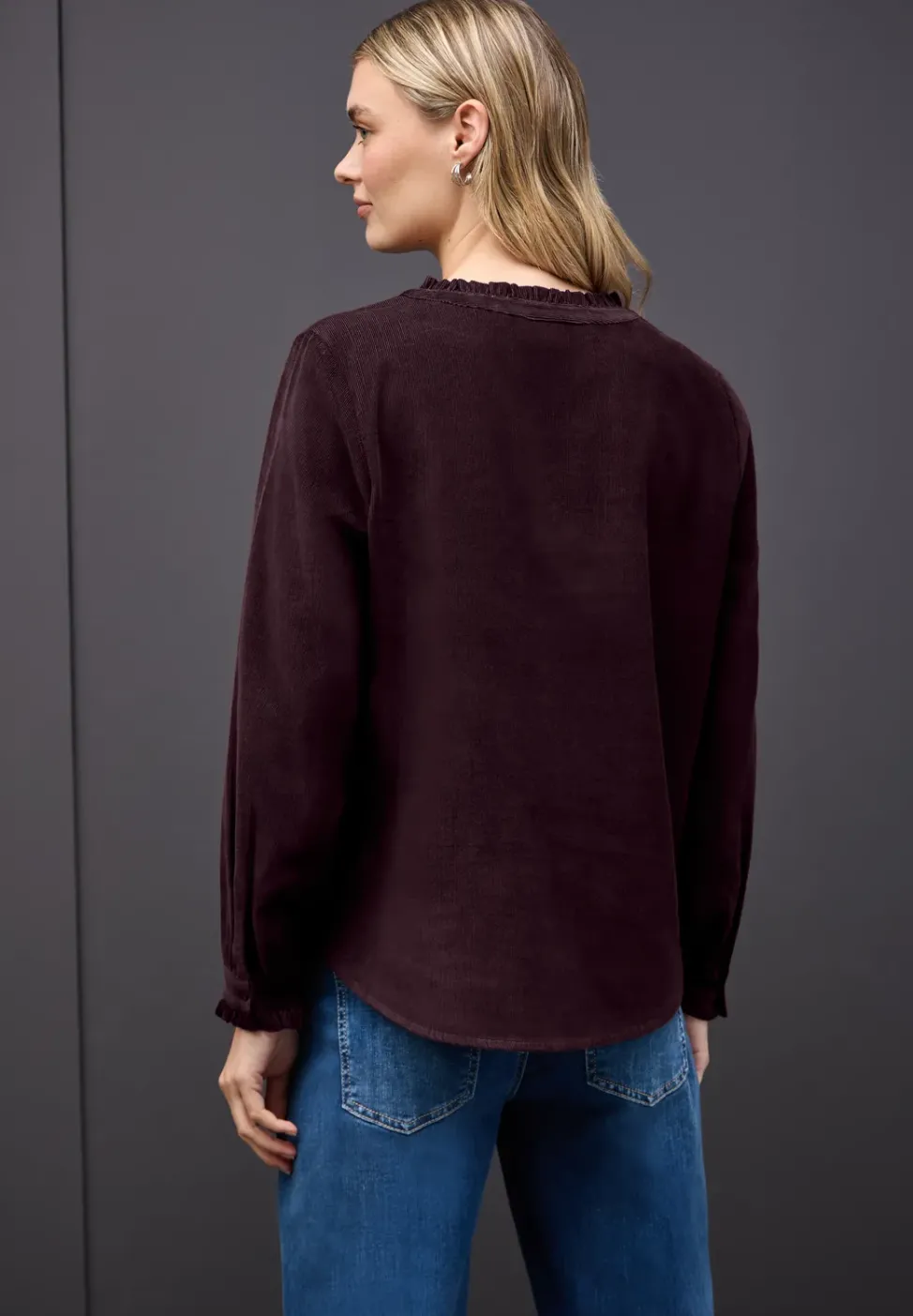Blouse en velours côtelé avec volants