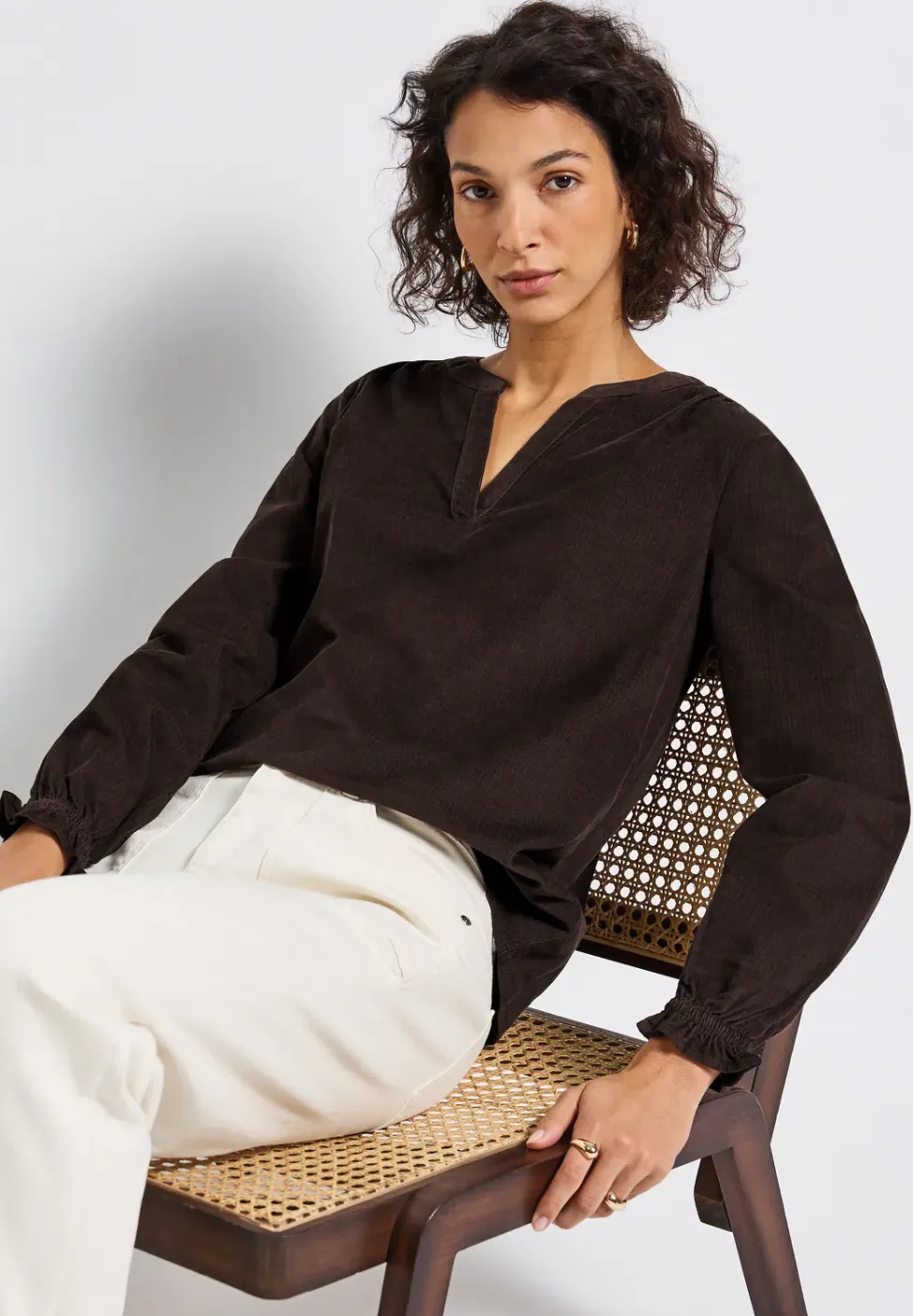 Blouse en velours côtelé avec détails à volants
