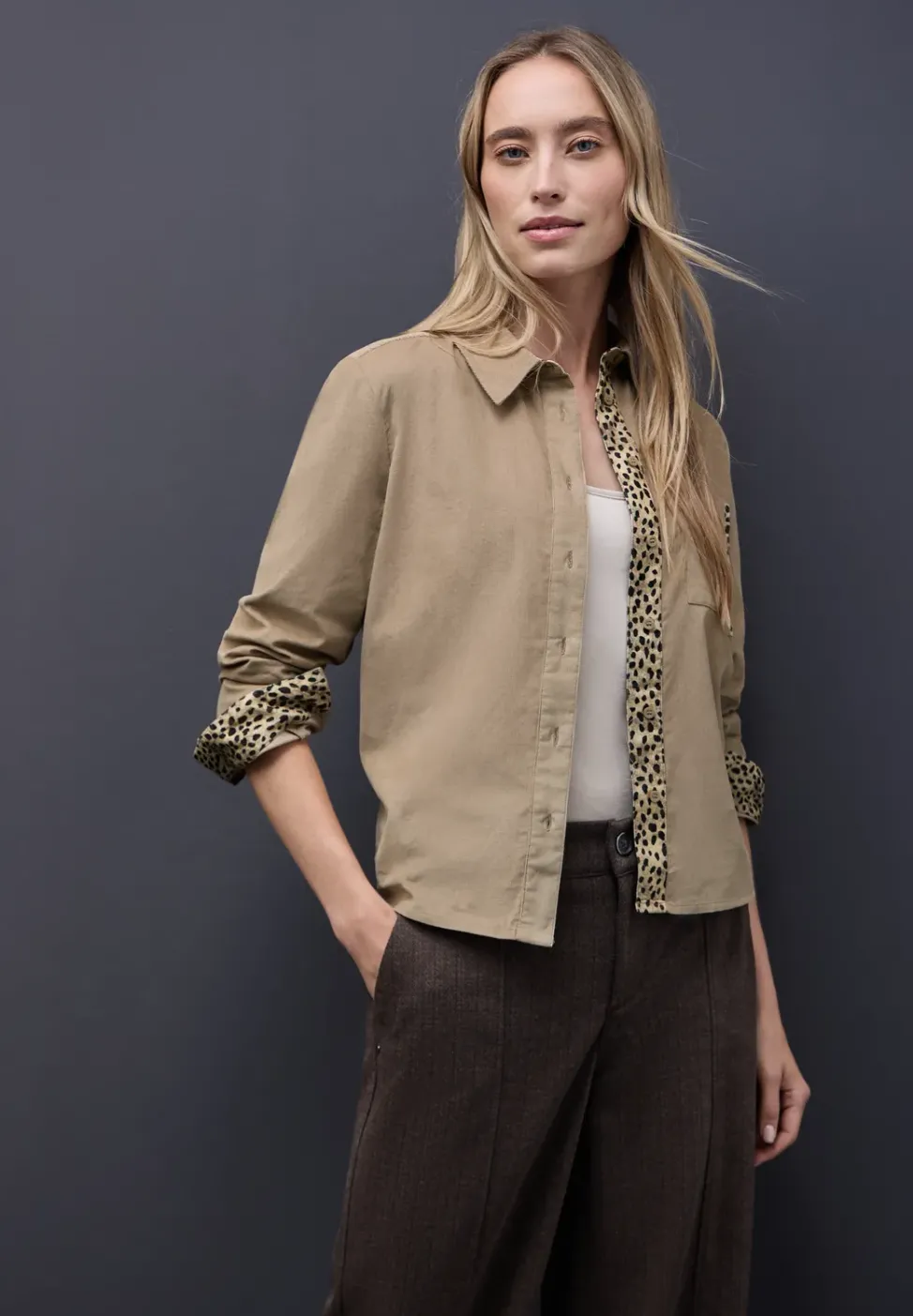 Blouse en velours côtelé avec détails de taille