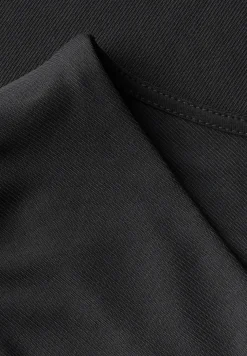 Blouse fluide avec détails élégants