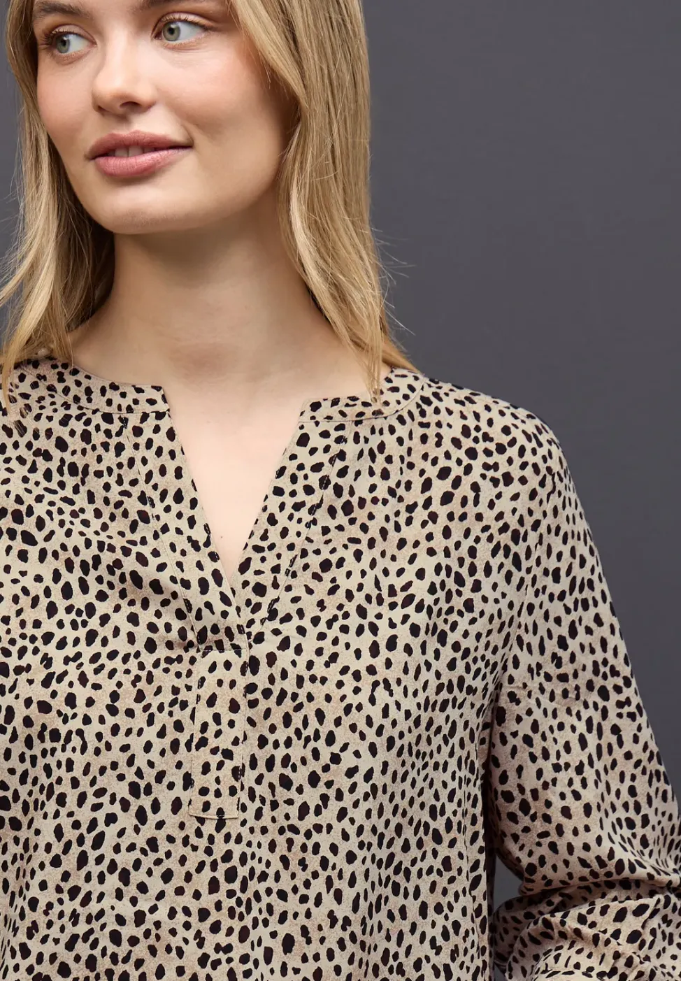 Blouse Leo Split Neck