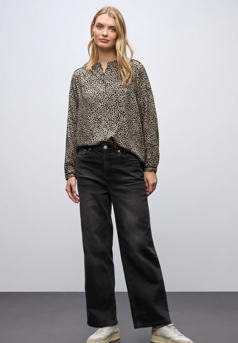 Blouse léopard avec détails en bande