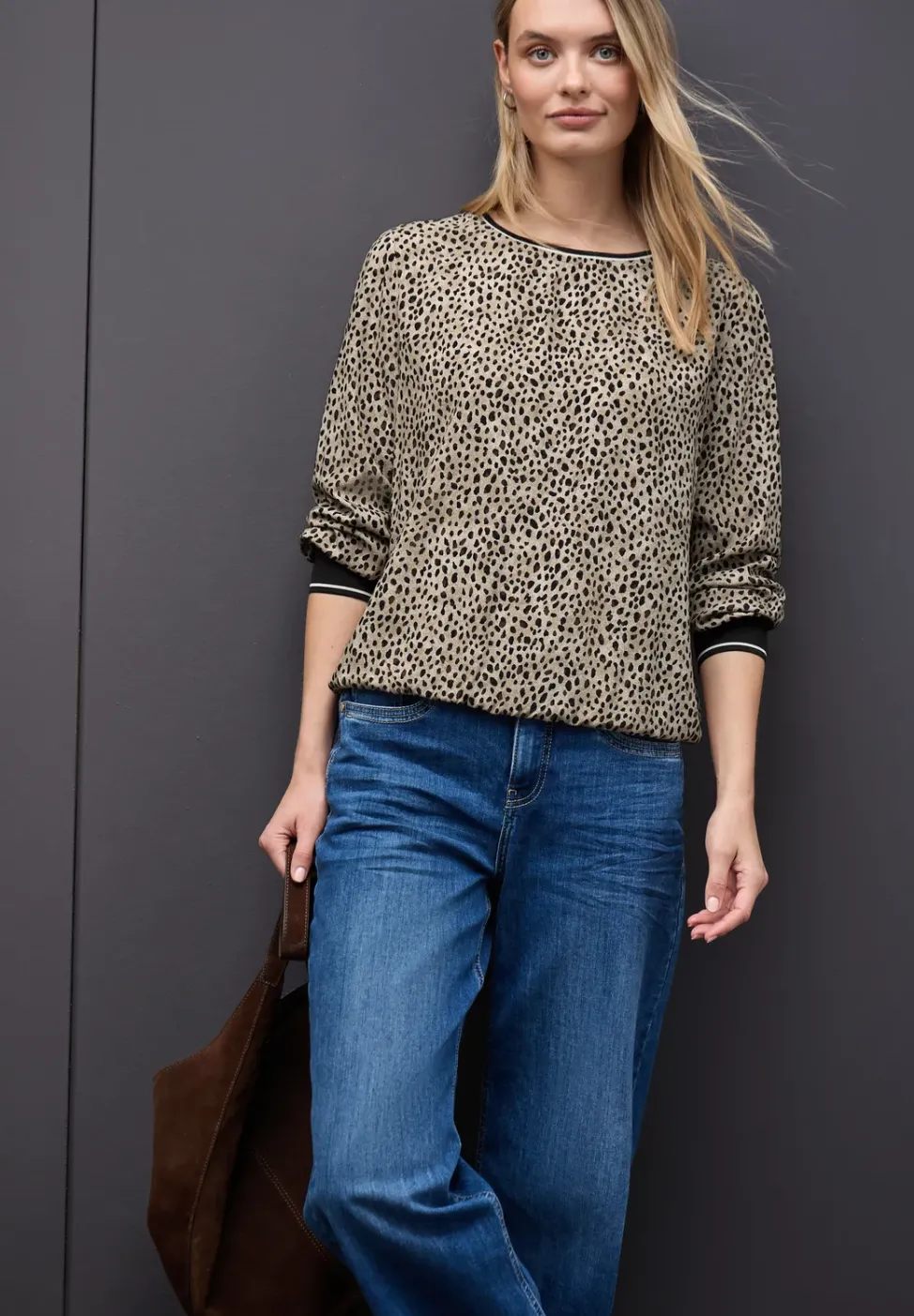 Blouse léopard avec détails en bande