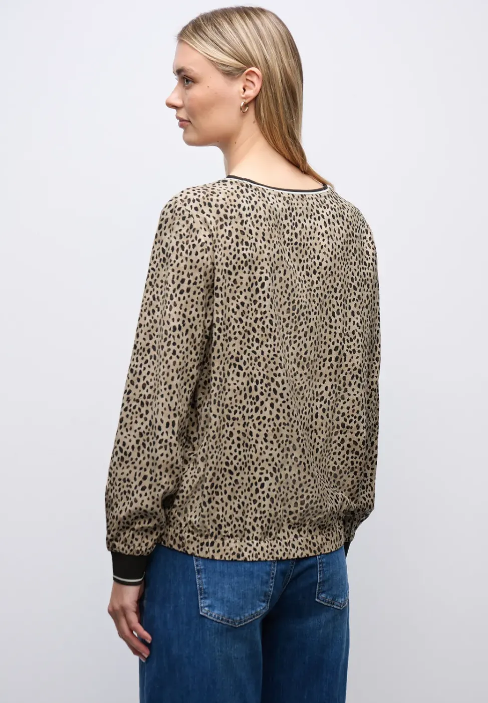 Blouse léopard avec détails en bande