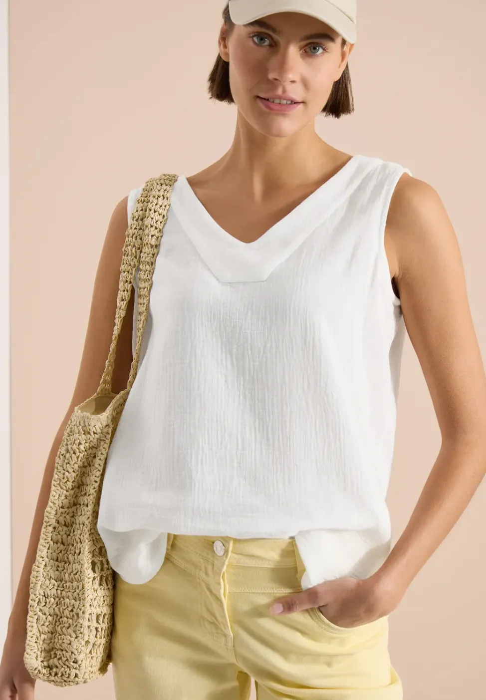 Blouse sans manches col V en mousseline