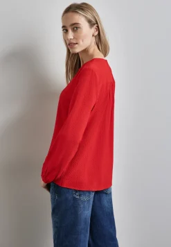 Blouse structurée avec broderie