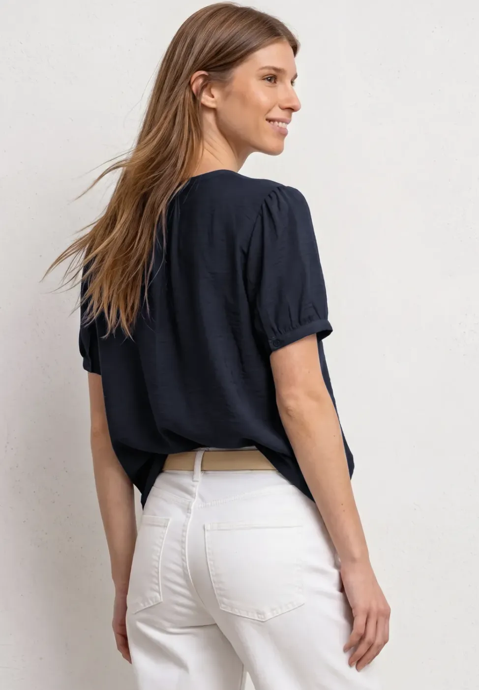 Blouse à manches courtes avec col fendu et boutons