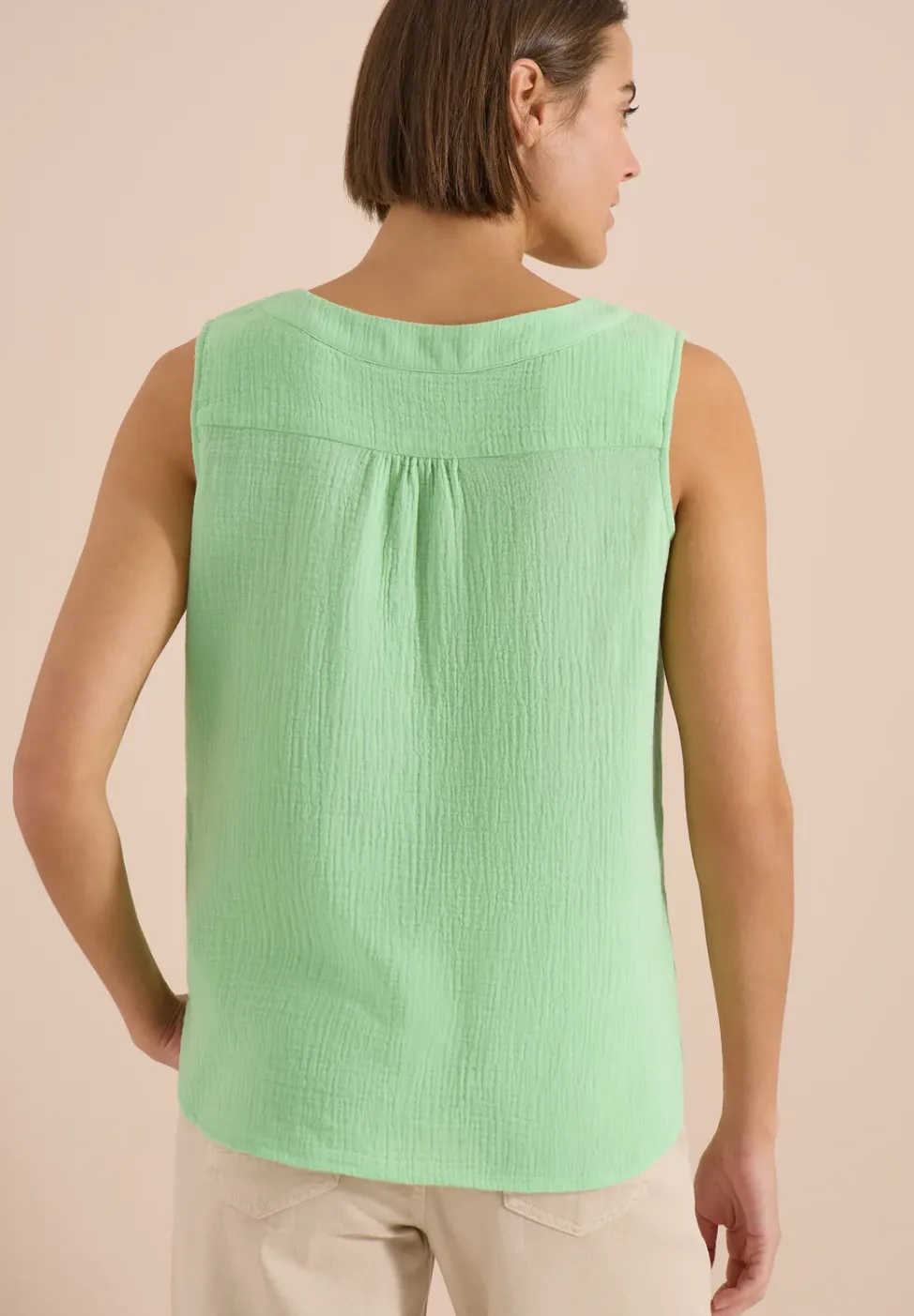 Blouse sans manches col V en mousseline
