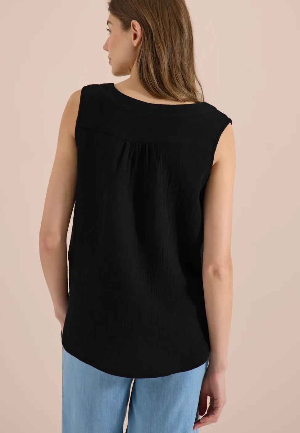 Blouse sans manches col V en mousseline