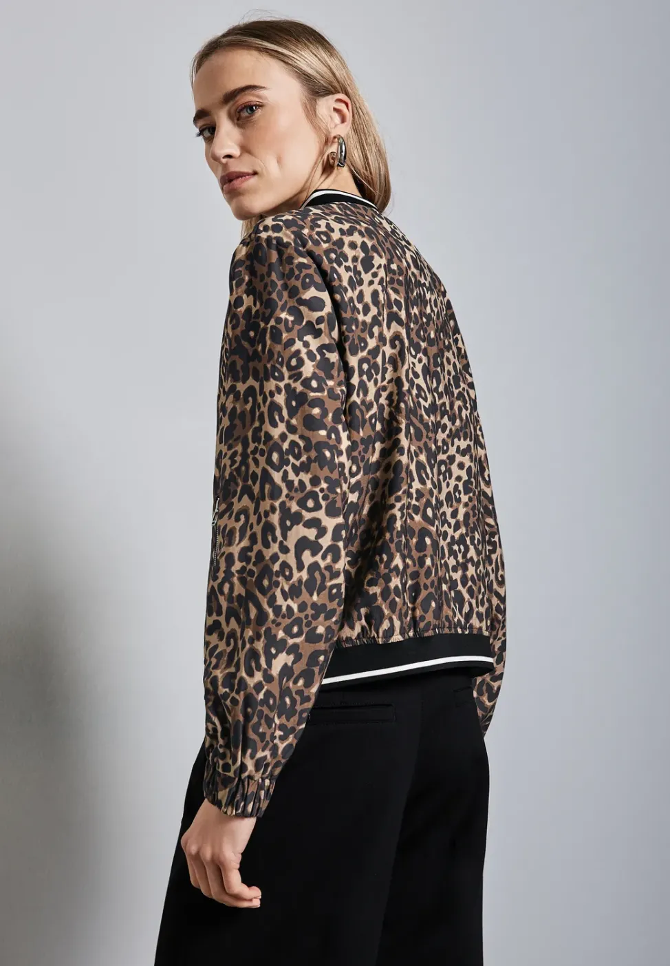 Blouson avec motif léopard