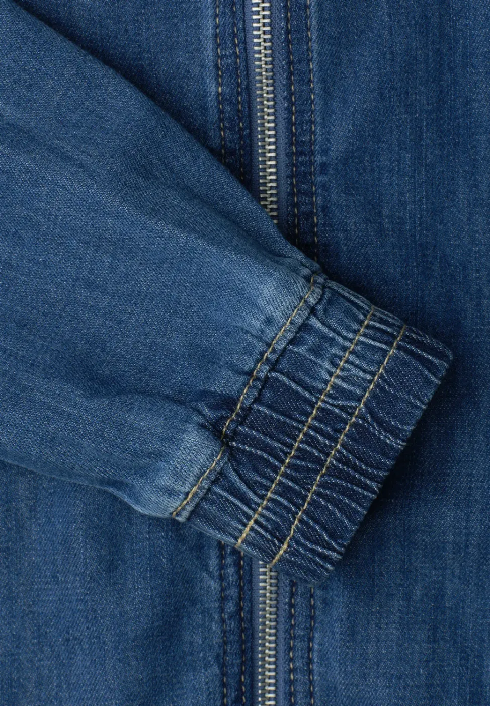 Blouson en denim avec fermeture zip