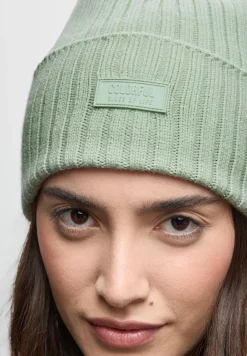 Bonnet en tricot côtelé