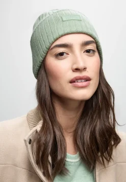 Bonnet en tricot côtelé