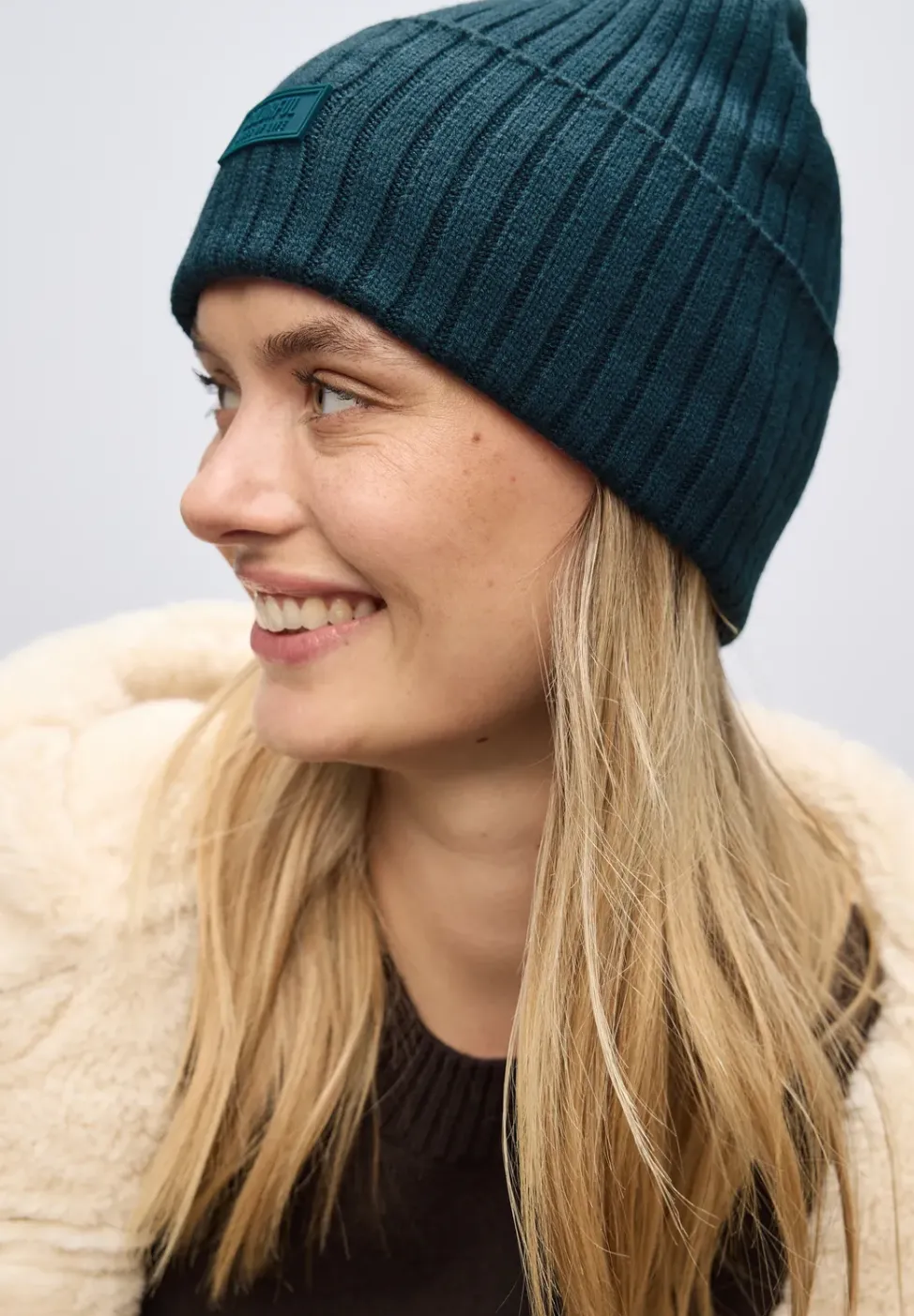 Bonnet en tricot côtelé