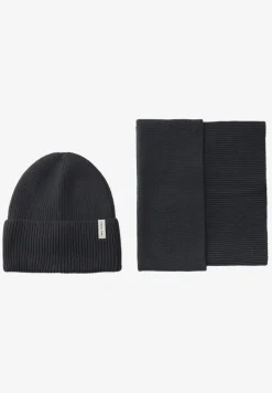 Bonnet en tricot côtelé