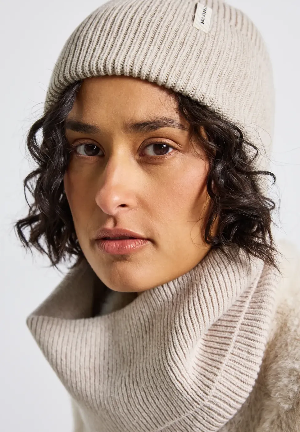 Bonnet en tricot côtelé