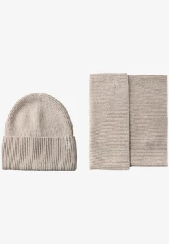 Bonnet en tricot côtelé