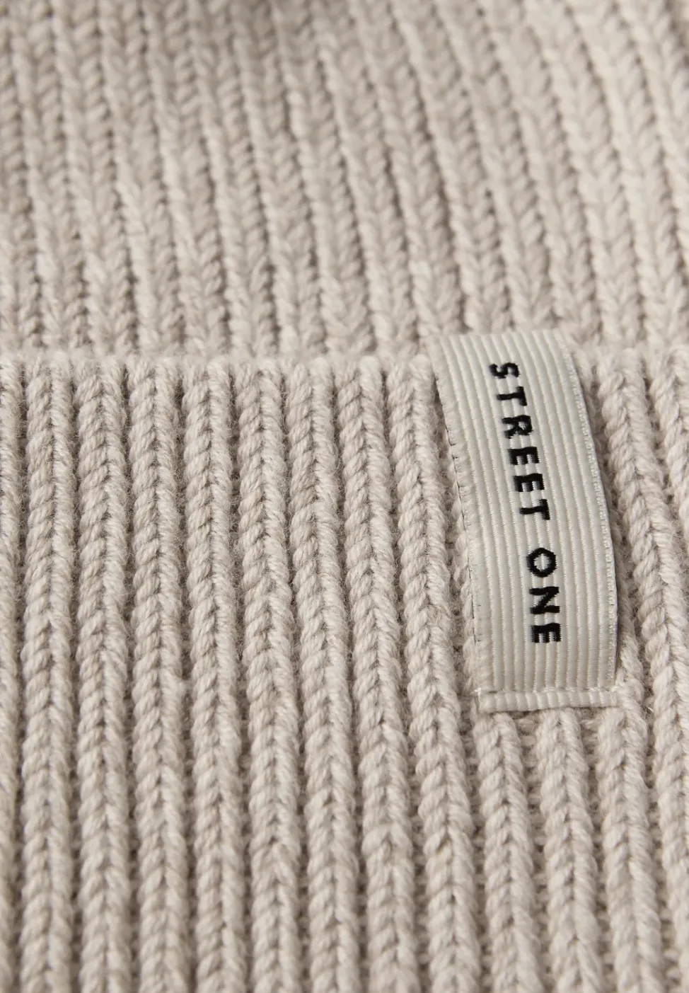 Bonnet en tricot côtelé