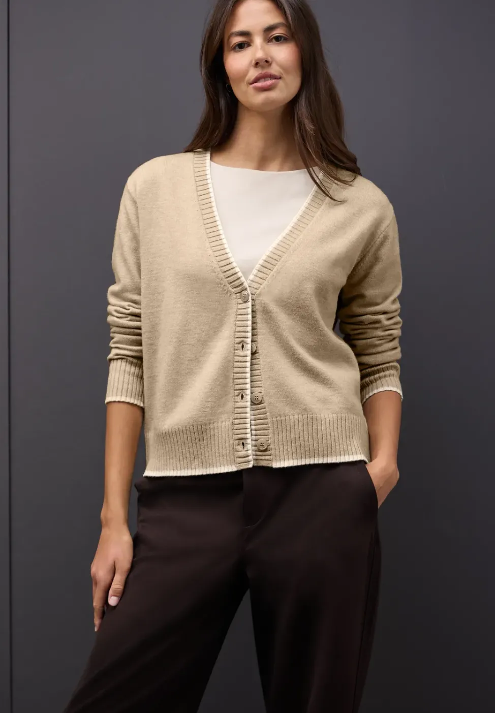 Cardigan avec détails contrastés