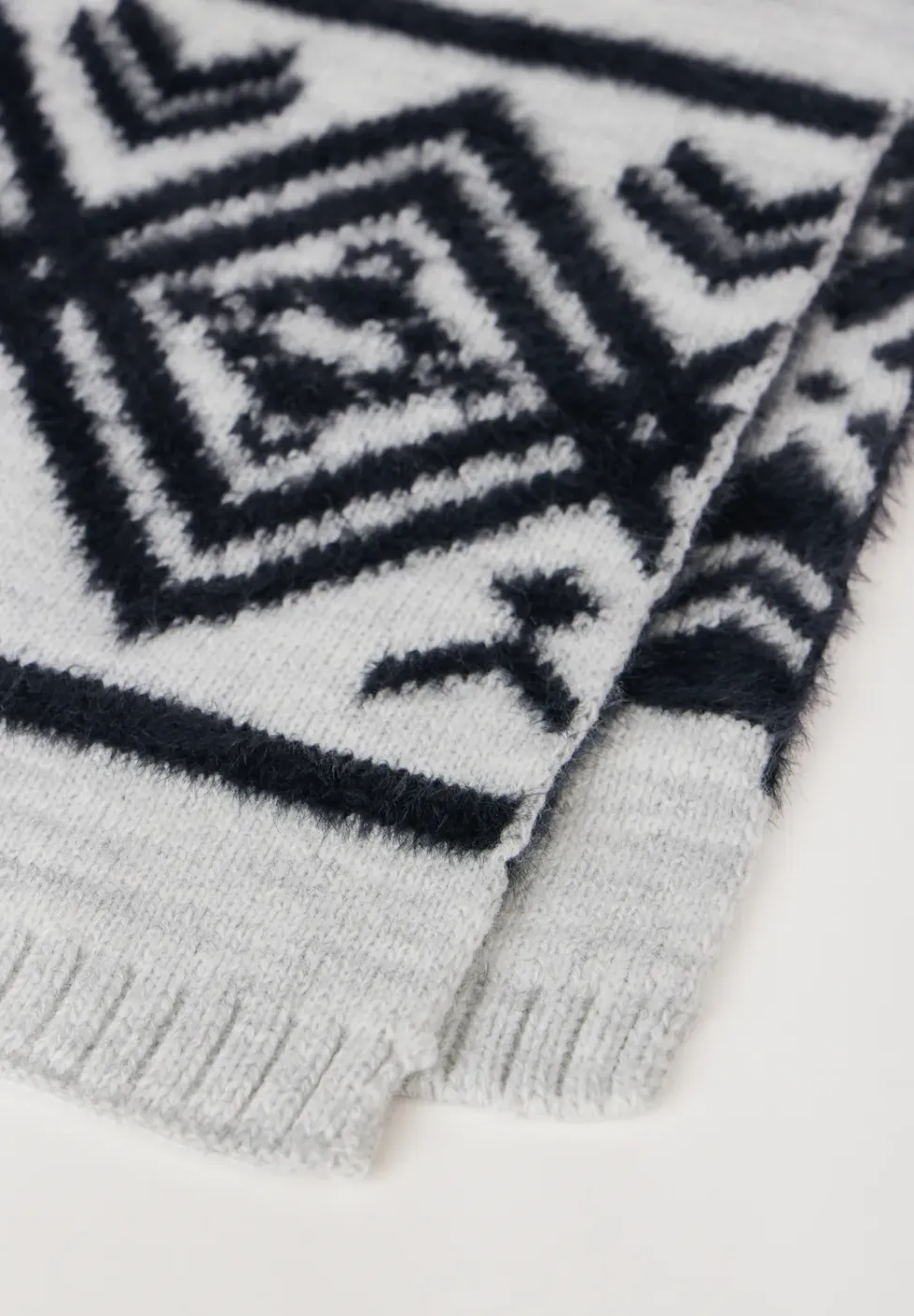 Écharpe tricotée à motifs