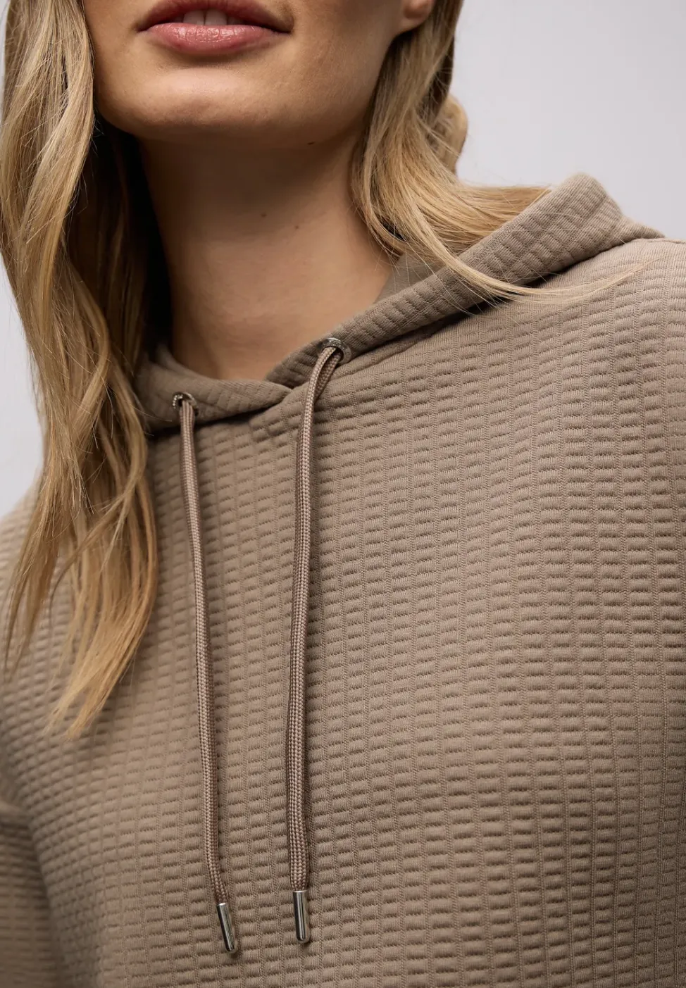 Chemise à capuche