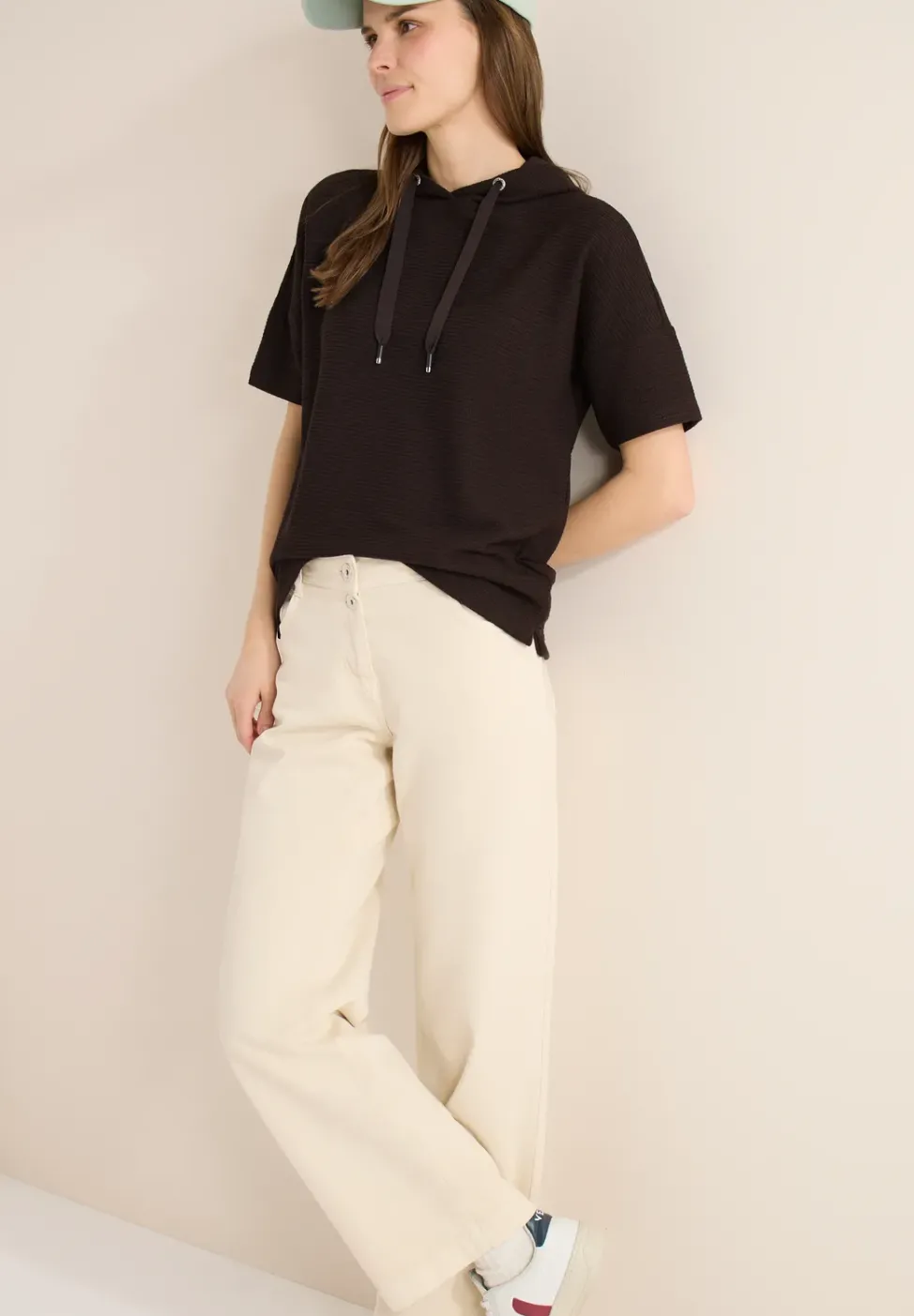 Chemise à capuche en couleur unie