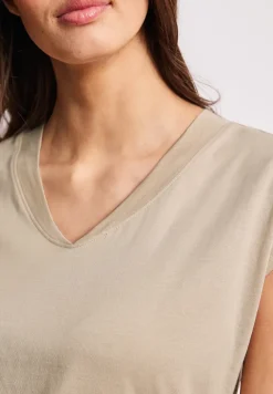 Chemise à épaules tombantes et col en V
