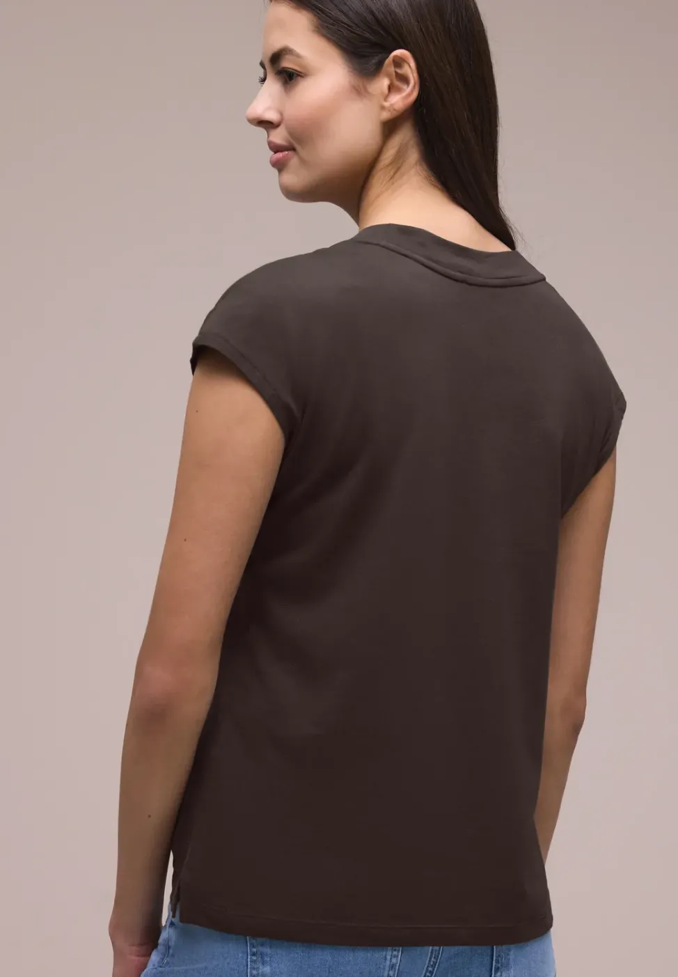 Chemise à épaules tombantes et col en V