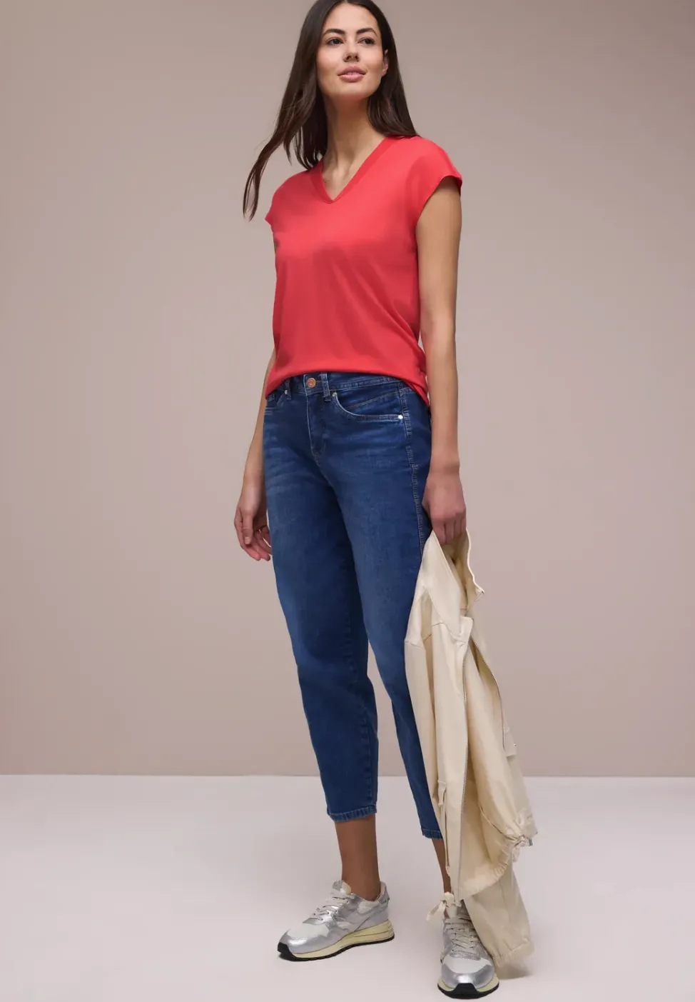 Chemise à épaules tombantes et col en V