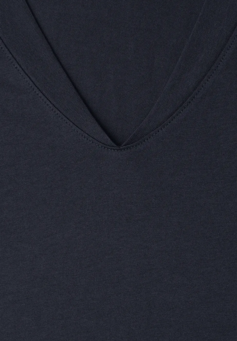 Chemise à épaules tombantes et col en V