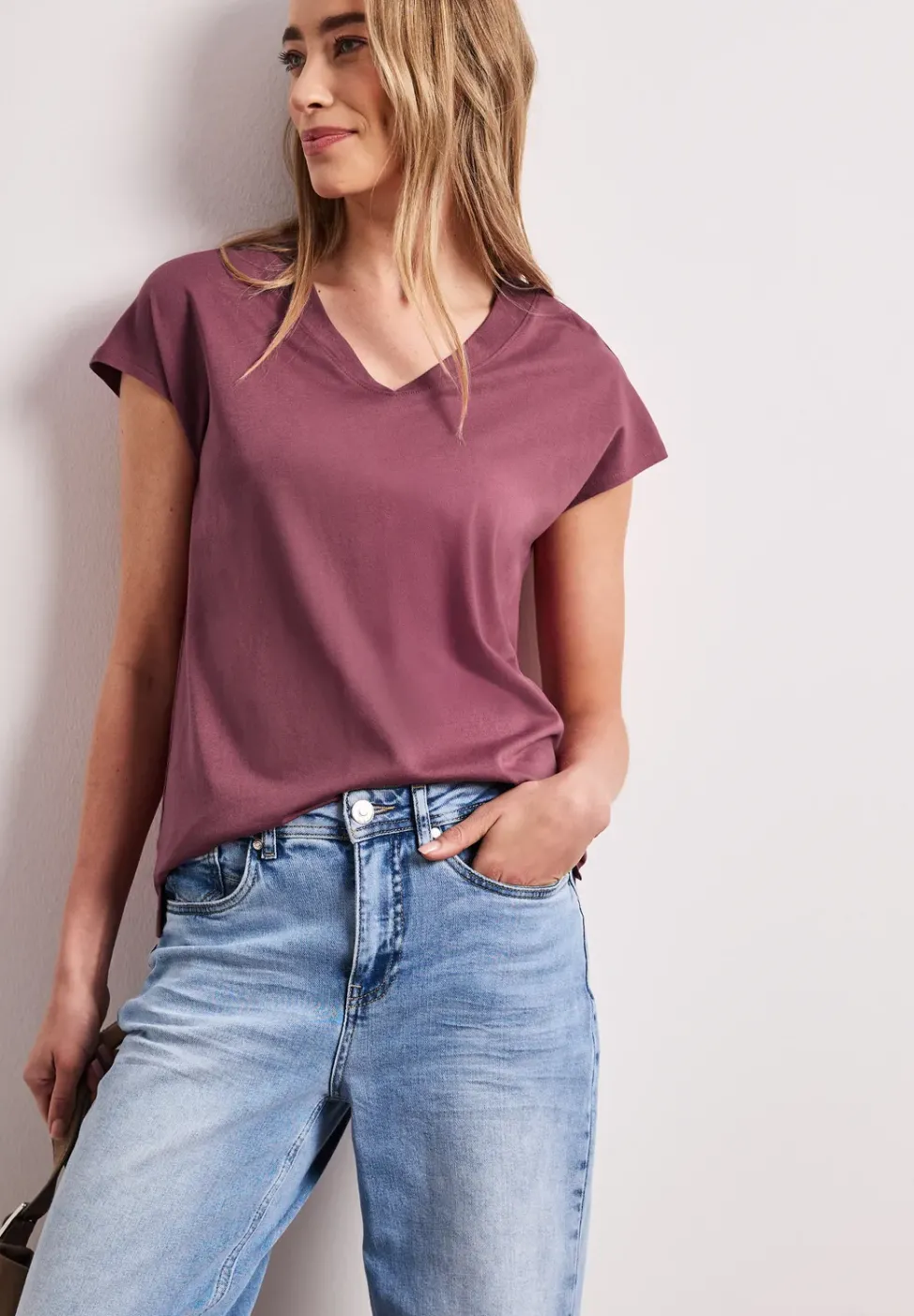 Chemise à épaules tombantes et col en V