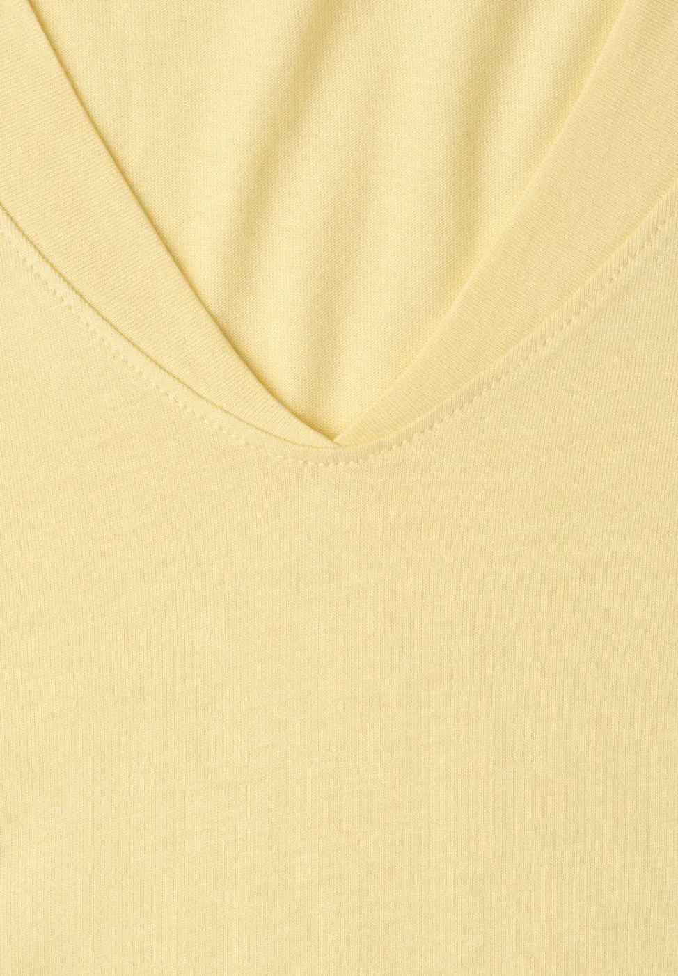 Chemise à épaules tombantes et col en V