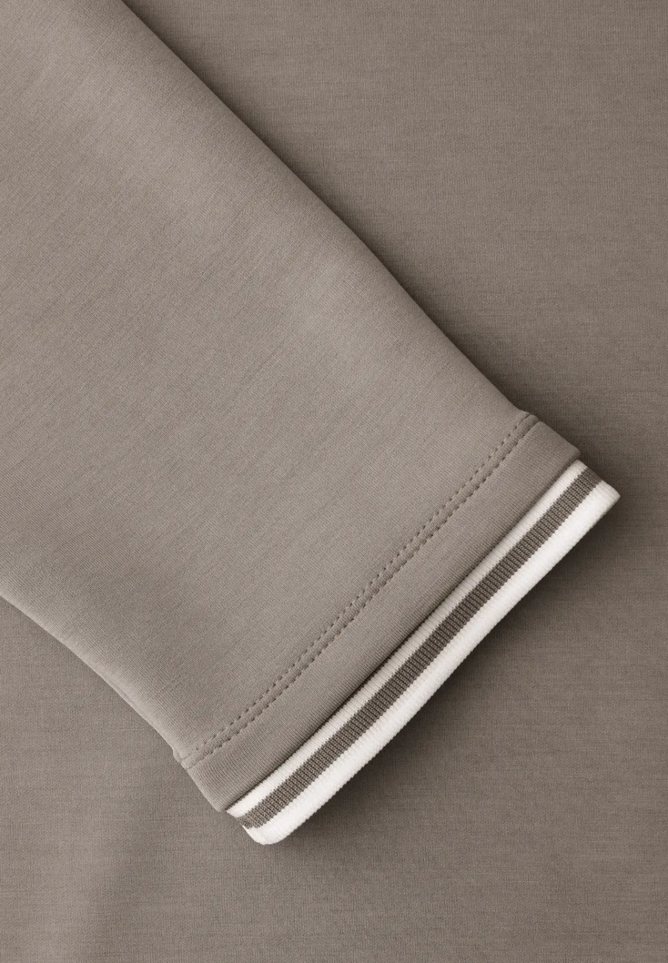 Chemise effet soyeux avec détails subtils