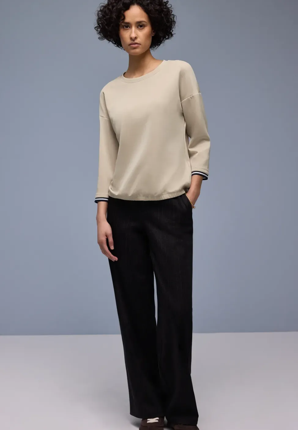 Chemise effet soyeux avec détails subtils
