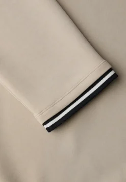 Chemise effet soyeux avec détails subtils