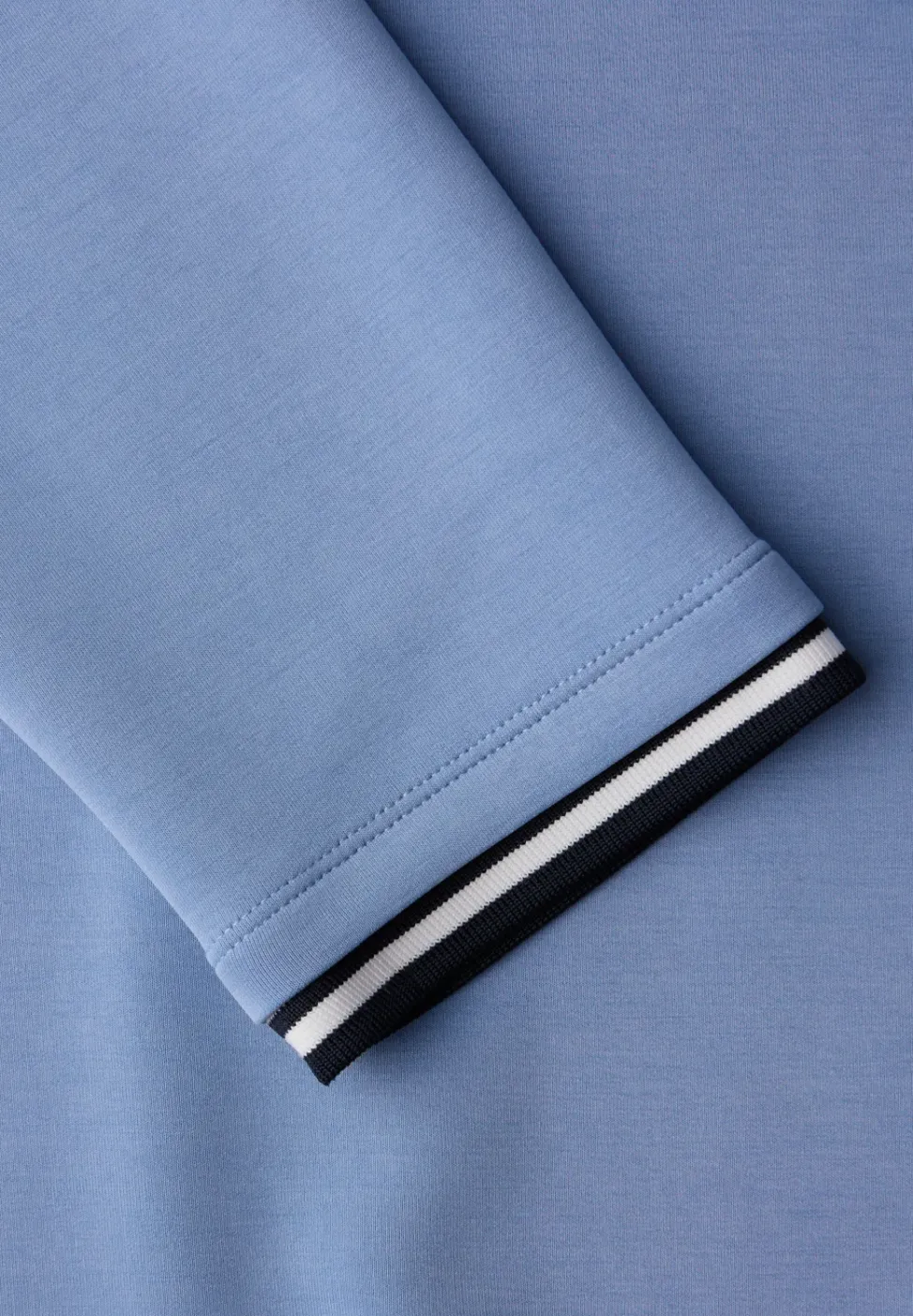 Chemise effet soyeux avec détails subtils