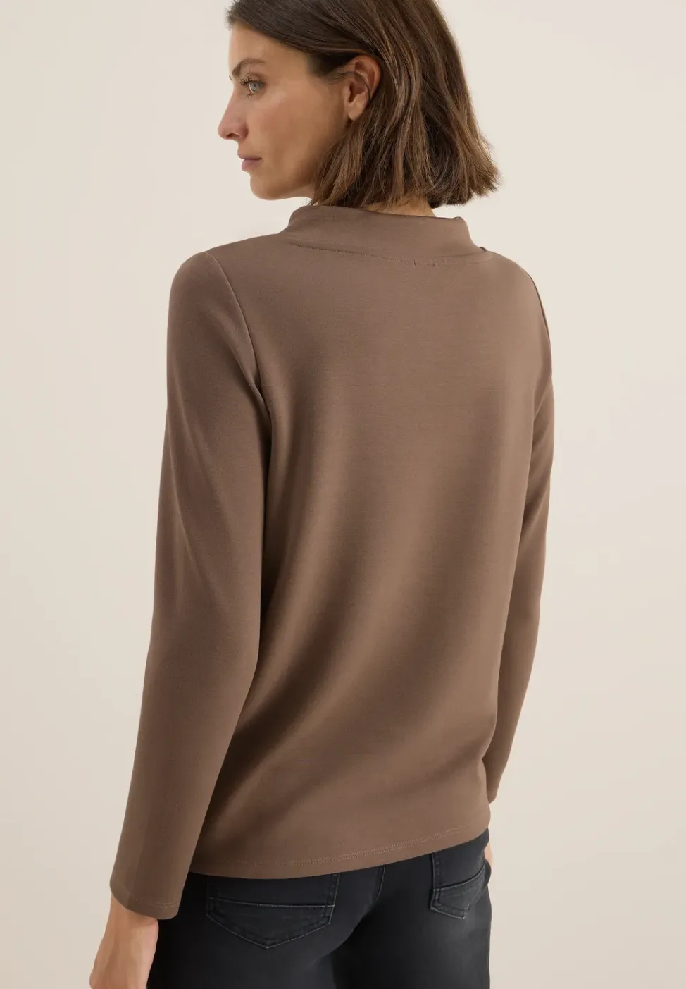 Chemise Funnel Neck