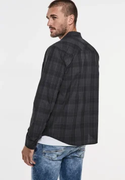 Chemise à carreaux