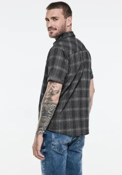 Chemise à carreaux