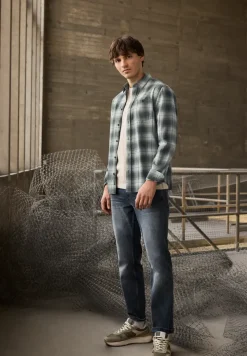 Chemise à carreaux