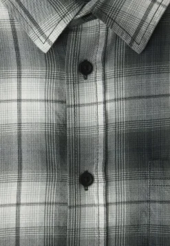 Chemise à carreaux