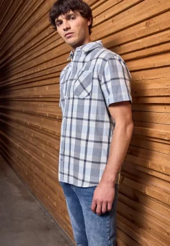 Chemise à carreaux à manches courtes