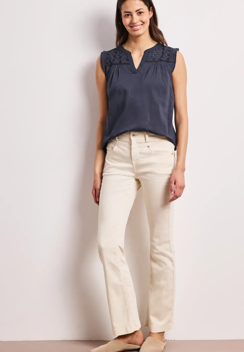 Chemisier top col fendu – détails shiffley